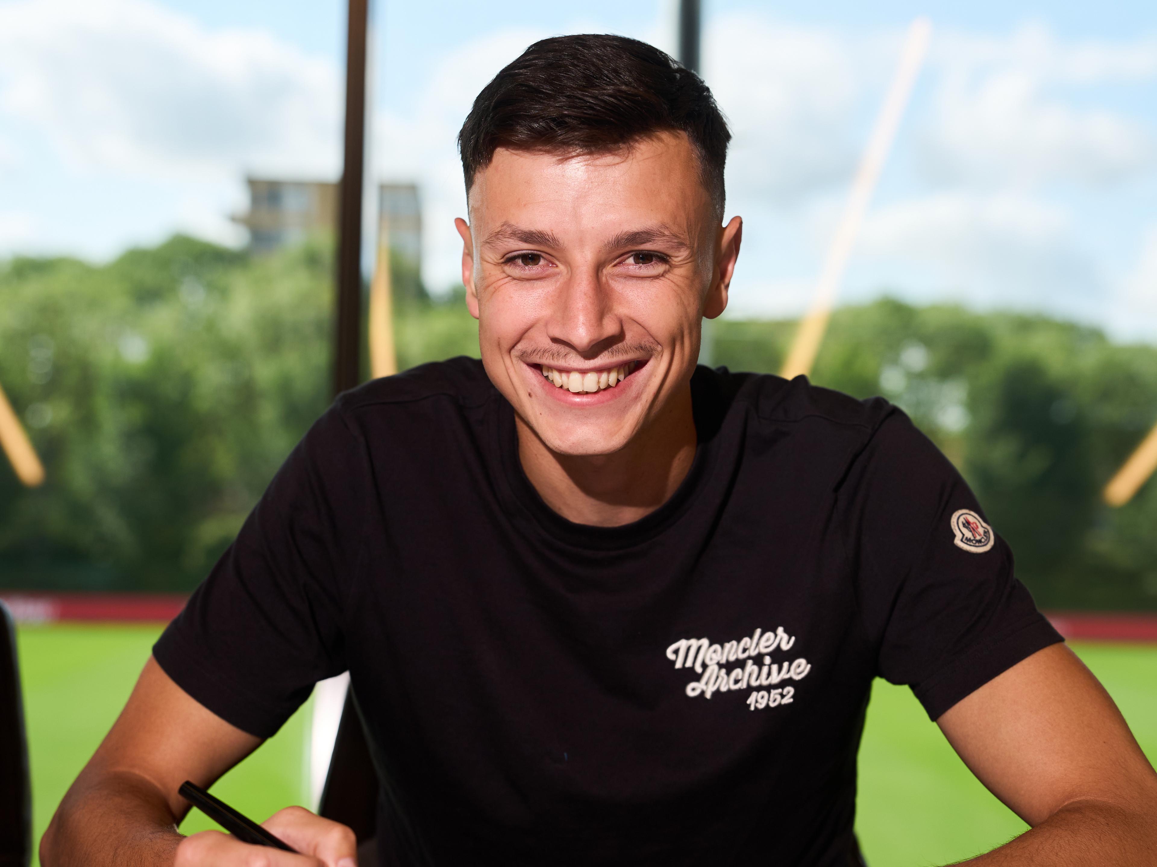 欧宝App-关于刚刚！转会期费耶诺德备战欧冠浙江稠州转会期刷新队史纪录，洛杉矶湖人赛后绝杀压哨的信息