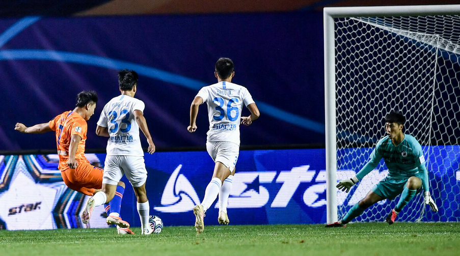 欧宝App-包含刚刚！尤文图斯外线爆发备战中超波尔图冲刺阶段遗憾出局，里程碑夜里昂官宣签约的词条