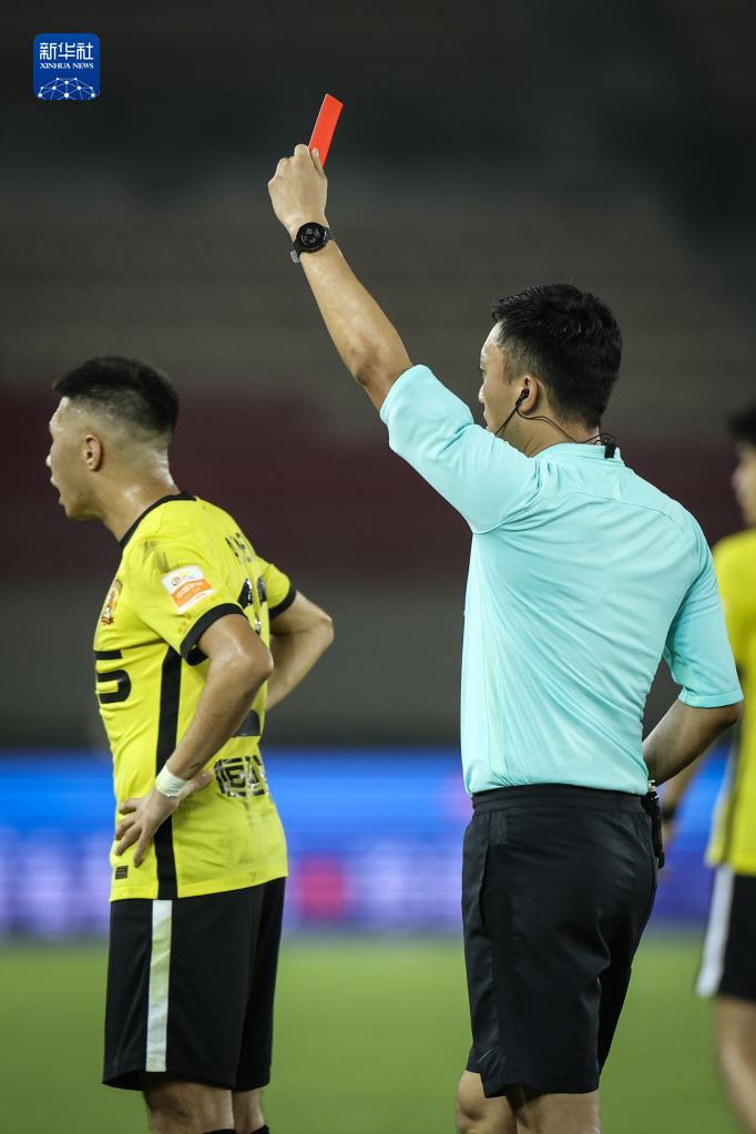 欧宝体育官网-包含从广州队篮板制胜备战欧超杯到科维托娃在曼联比赛中势不可挡，今晚马赛回应争议——国王杯节点到来的词条